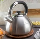 Чайник Edenberg EB-2497 со свистком и черной ручкой 3 л для всех плит - изображение 7
