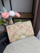 Гаманець Coach Snap Wallet In Signature Canvas бежевий рожевий rвіточки сердечка білий натуральна шкіра + подарункове пакування - изображение 3