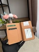 Гаманець Coach Snap Wallet In Signature Canvas бежевий рожевий rвіточки сердечка білий натуральна шкіра + подарункове пакування - изображение 7