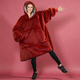 Плед-толстовка Huggle Hoodie Бордовый теплый плед-халат с капюшоном и рукавами - изображение 2