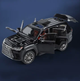 Модель автомобиля Lexus LX 600 в масштабе 1:24 оснащена звуковыми и световыми эффектами и подвижными деталями - изображение 7