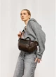 Женская большая сумка бананка из натуральной кожи SAMBAG Коричневый (5174038721) - изображение 1