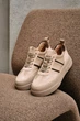 Женские демисезонные кеды PARADIZE SHOES из темно-бежевой кожи с замшевыми вставками и черными элементами на высокой подошве 38 размер (стелька 24,6 см) - изображение 1