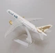 Модель літака Boeing 787 Dreamliner GULF AIR 1:400 металева лита колекційна модель пасажирського авіалайнера 16 см - зображення 6