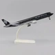Модель літака Boeing 777 Air New Zealand 1:300 металева лита колекційна модель пасажирського авіалайнера 20 см - зображення 1