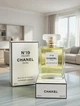 Chanel N°19 парфуми жіночі, зелено-пудровий аромат з ірисом, трояндою та деревно-мускусним шлейфом - зображення 1