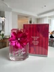 Жіночі парфуми Victoria’s Secret Bombshell In Bloom, фрезія, червоне яблуко, водяна лілія, квітковий шлейф - зображення 2