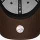 Кепка жіноча New Era Wmns Lge Ess 940 Nyy 60471462 One Size Темно-коричнева (197374041835) - зображення 7