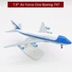 Модель літака Boeing 747-200BVC-25A Air Force One 1:300 металева лита колекційна модель борта №1 США 20 см - зображення 1