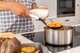 Ложка для сервировки KitchenAid Classic с прорезями 34 см Белая (KHA004OHPNG) - изображение 5