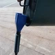 Универсальная гибкая пластиковая воронка с защелкой для слива масла - изображение 5