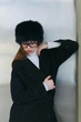 Женская шапка из искуссвенного меха FURGLAM черная с подкладом - изображение 5