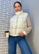 Жилетка женская Lady Yep 9039 стеганная короткая вставка из экокожи на спине 46 молочная - изображение 1