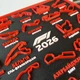 3D календар трас Формули 1 2026 — декоративна картина з контурами автодромів F1 з країнами українською - изображение 3