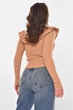 Кофта женская с рюшами однотонная бежевого цвета Fashion размер 42-44 (210186) - изображение 3