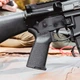 Пістолетна рукоятка Magpul MOE Grip для AR-15/M4 (полімер) чорна - изображение 5