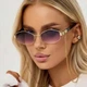 Сонцезахисні окуляри No Brand шестигранні з ланцюжком Delight градієнт фіолетові з золотом - зображення 1