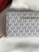 Жіночий гаманець Michael Kors еко-шкіра 8 відділів для карт білий 20×11 см (LUX1170) - изображение 3