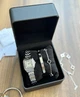 Подарунковий набір прикрас в Кробці GONCHAR & CO. Silver «Classic White» Картьє, Клевер 2шт браслети + годинник, медсплав 77-728 - зображення 2