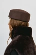 Женская шляпа таблетка из шерсти MINIMAL коричневый - изображение 5