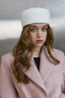 Шляпа таблетка с букле GLEAM белая размер S - изображение 1