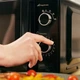 Мікрохвильова піч BEKO MOC20100BFB - изображение 8