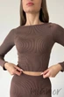 Кроп-топ в рубчик с длинными рукавами INSECRET CROP TOP RIBBED DEEP TAUPE L/XL Тауп - изображение 2