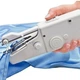 Портативная мини-швейная машинка HANDY SWITCH CS-101B, Ручная швейная машинка удобная компактная - изображение 5