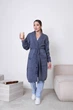 Жіночий в'язаний кардиган з поясом синього кольору 36959 One Size - зображення 7