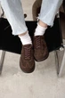 Стильные кеды PARADIZE SHOES замшевые темно-коричневого цвета на низкой черной подошве 41 размер (стелька 27,3 см) - изображение 3