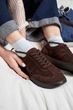Стильные кеды PARADIZE SHOES замшевые темно-коричневого цвета на низкой черного цвета подошве 37 размер (стелька 24,5 см) - изображение 3