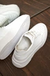 Стильные кеды PARADIZE SHOES кожаные белого цвета с перфорацией на высокой подошве 39 размер (стелька 25,5 см) - изображение 5