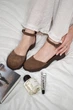 Туфли PARADIZE SHOES замшевые темно-коричневые на низкой подошве с пряжкой 36 размер (стелька 23,6 см) - изображение 1
