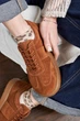 Стильные кеды PARADIZE SHOES замшевые рыжего цвета на низкой подошве 37 размер (стелька 24,5 см) - изображение 3