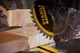 Пила торцювальна акумуляторна STANLEY FATMAX SFMCS701M1 18 В частота 3800 об/хв вага 10 кг (SFMCS701M1) - зображення 3