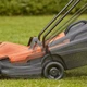 Газонокосарка електрична BLACK+DECKER, 1200 Вт, ширина косіння 32 см, висота косіння 20-60 мм, травозбірник 35 л, вага 8.33 кг - зображення 5