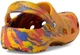 Дитячі кроксі класик помаранчеві для хлопчика Crocs Kids' Classic Marbled Clog - зображення 5