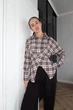 Жіноча асиметрична фланелева сорочка з акцентом на талії, бежевий, One size, (арт. 033GB) - изображение 1