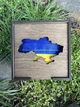 Флаг Украины ко Дню победы в деревянной подарочной коробке с гербом или картой Украины Патриотический подарок - изображение 2