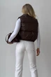Укорочений Жилет Jadone Fashion Скай XS-S шоколад - зображення 2