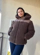 Куртка женская Lady Yep 9055 мех тедди комбинированный оверсайз с капюшоном 44–48 коричневая - изображение 7
