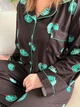 Бамбуковая женская пижама с рубашкой и штанами Saimeiqi, черного цвета с яблоками, размер 2XL (19702-51) - изображение 2