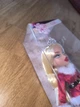 Поврежден прозрачный блистер! Кукла Bratz Very Merry Cloe модная Братц Санта Клаус Хлоя блондинка 595717 - изображение 3