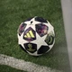 М’яч футбольний Adidas UCL Pro Finale 2025-2026 Budapest OMB JX9077 5 Білий (4068815110105) - зображення 2
