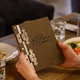 Фанерная папка меню А5 Inko Horeca с бронзовыми петлями M05A5 Темно Коричневый - изображение 8