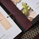 Папка меню А5 Inko Horeca двухслойна кожаная с кольцевым механизмом и кожаными кутами ШМ11А5 Бордовый - изображение 8