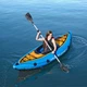 Одноместная надувная лодка-байдарка Bestway 65115 с ножным насосом и веслами 275 x 81 см Синяя - изображение 7
