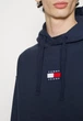 Худі Tommy Jeans Tommy Badge Синій L DM0DM10904 C87 - зображення 4