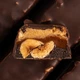 Шоколадный батончик без глютена FIZI Hazelnut caramel 45 г х 10 шт Веган (4820262540016) - изображение 4