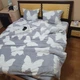Постільна білизна KoTetextile плюшева велюрова сімейний 150-215 см (2шт) 70-70 2шт метелики сірий з білим - зображення 1